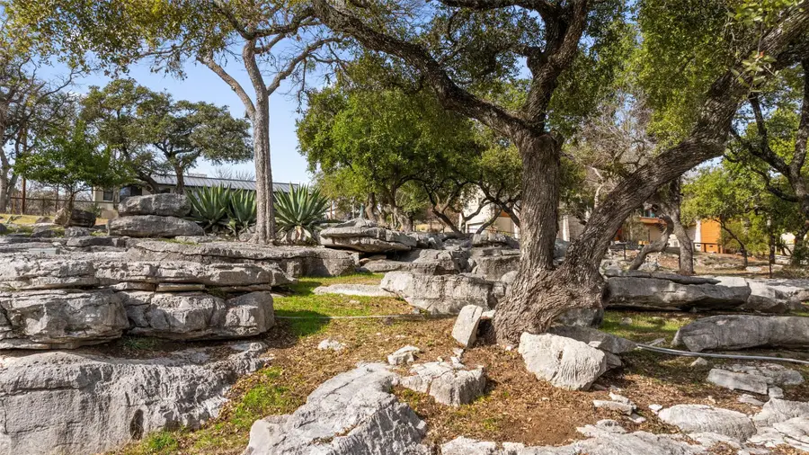 1204 Los Escondidos St, Marble Falls, TX 78654 - #2
