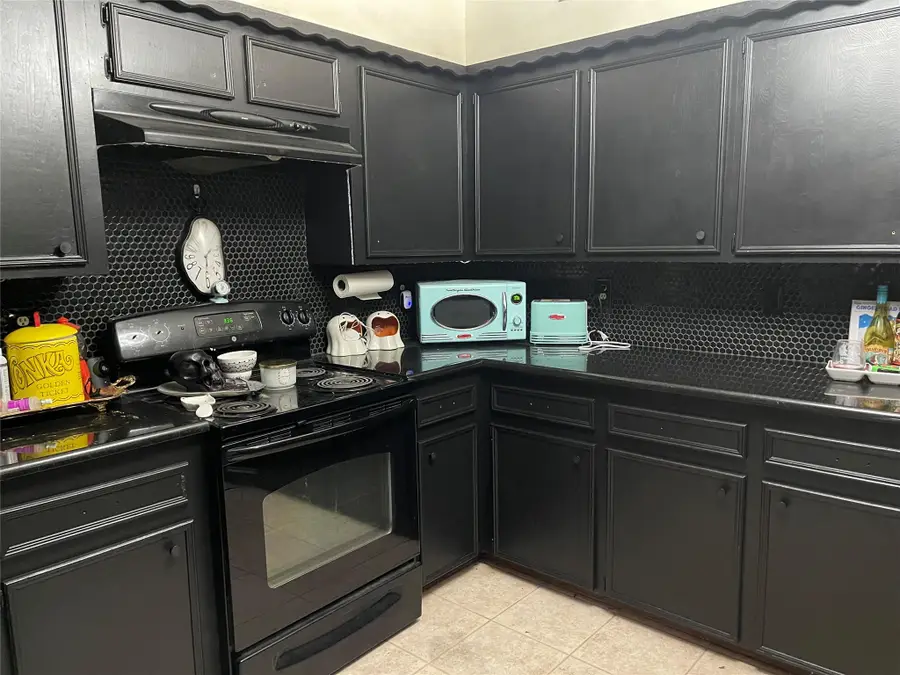 10806 West Lakeview Dr, Jonestown, TX 78645 - #3