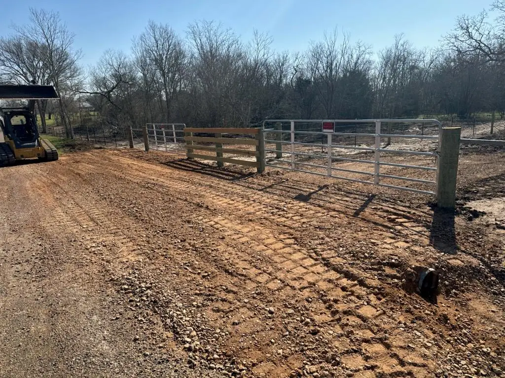 8307 Jeddo Rd, Waelder, TX 78959 - Image #1