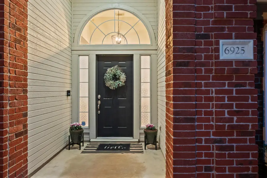 6925 Auckland Dr, Austin, TX 78749 - Image #3