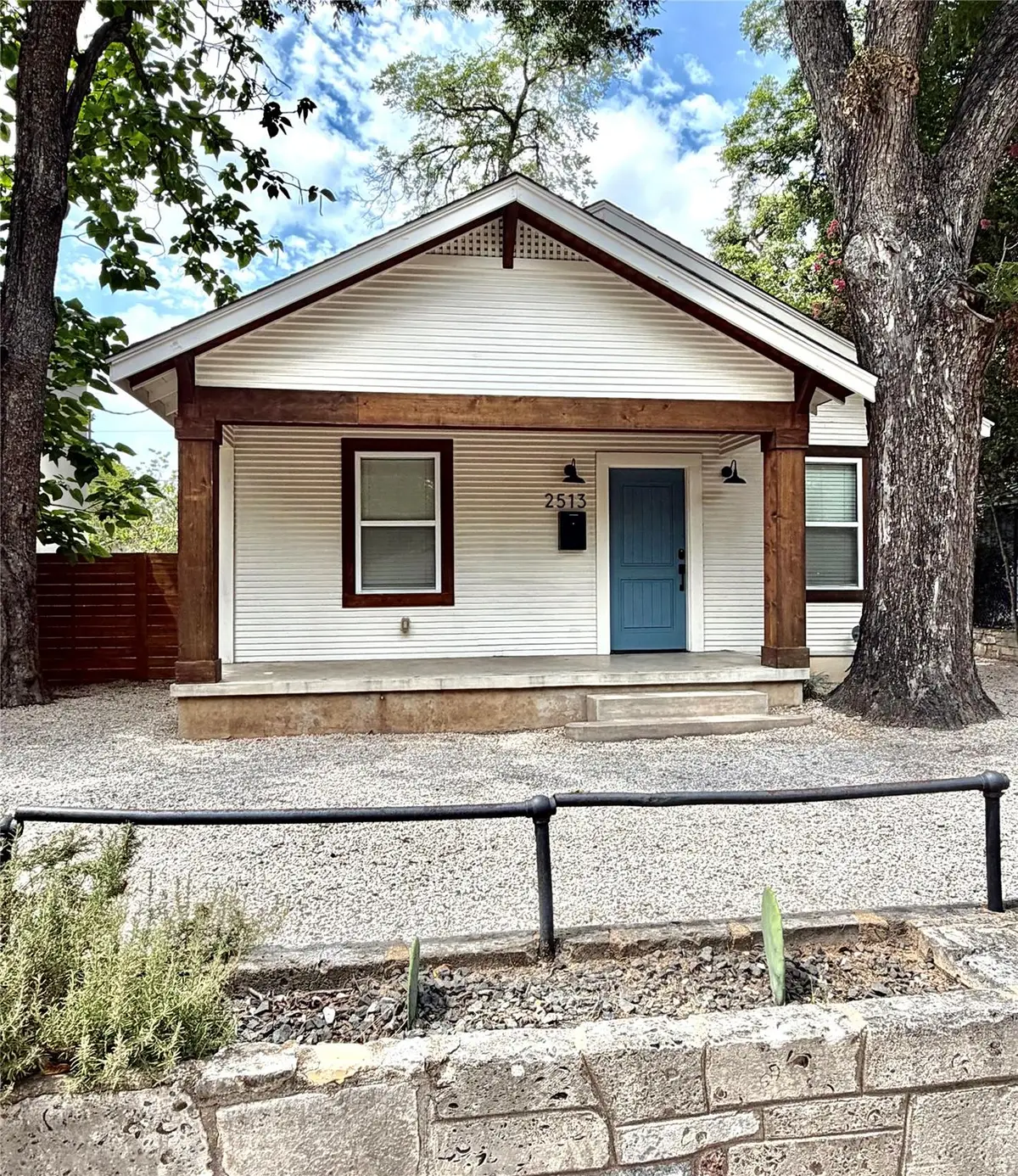 2513 E Cesar Chavez St, Austin, TX 78702 - #1