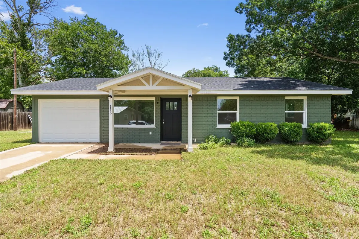 115 Sycamore St, Luling, TX 78648 - Image #1