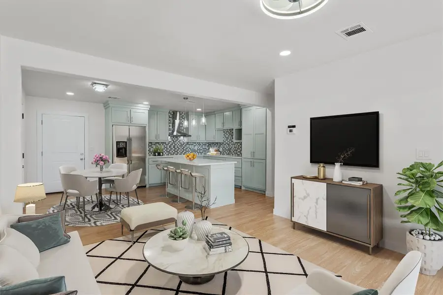 115 Sycamore St, Luling, TX 78648 - Image #2