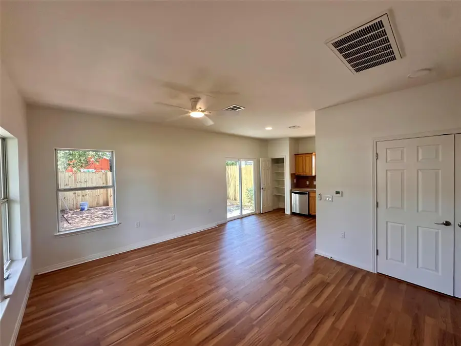 1122 Mansell Ave, Austin, TX 78721 - #2