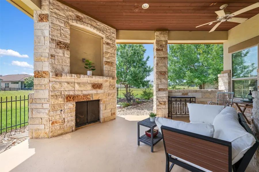 109 Limestone Dr, Georgetown, TX 78628 - Image #2