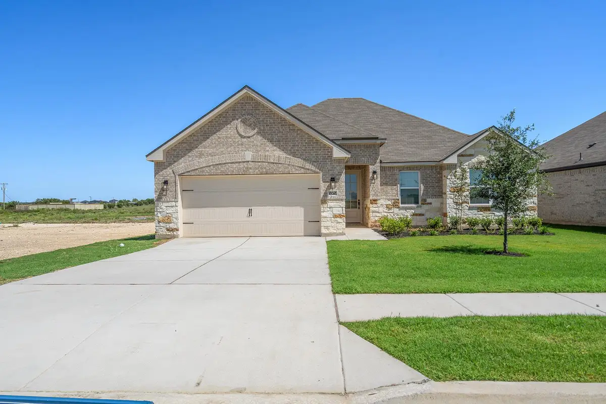 513 W Luna Blue Ln, Jarrell, TX 76537 - Image #1