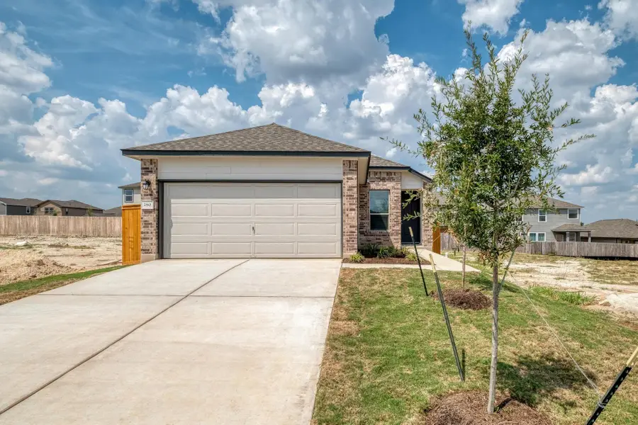 280 Feathers St, Jarrell, TX 76537 - Image #2