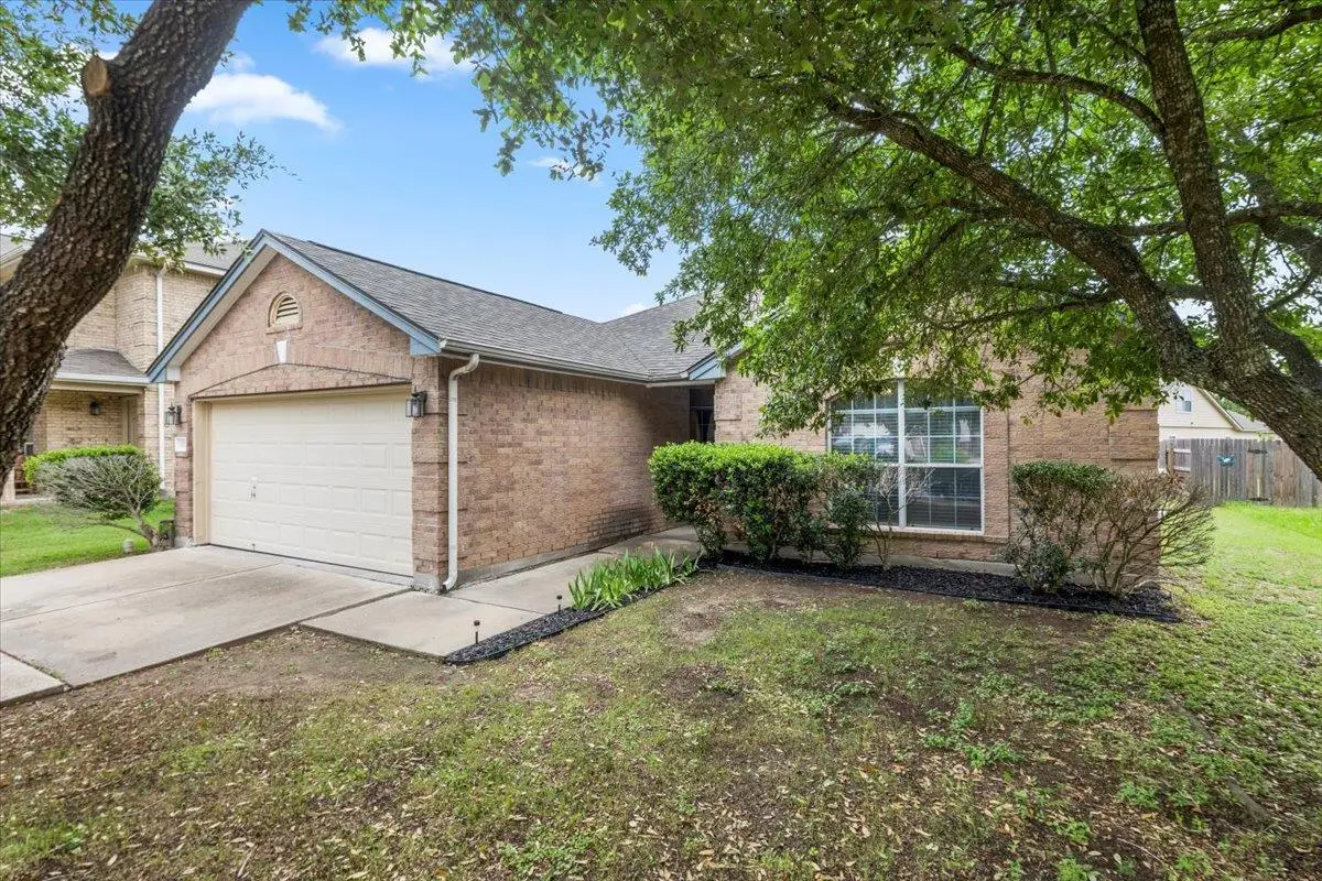 107 Jefferson Cv, Elgin, TX 78621 - Image #1