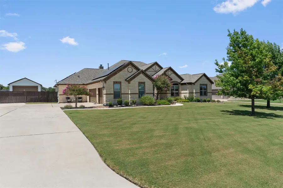 209 E Vienna Dr, Hutto, TX 78634 - #2