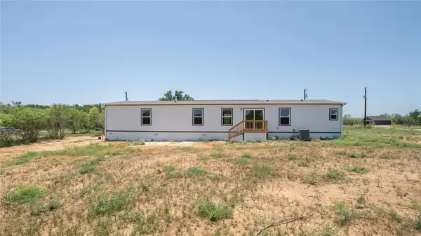 1145 Callihan Rd, Luling, TX 78648