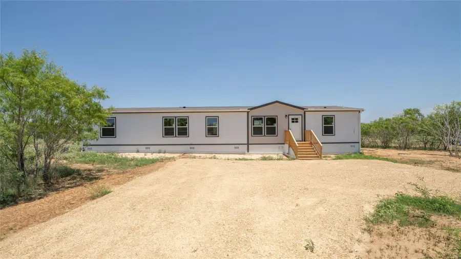 1145 Callihan Rd, Luling, TX 78648 - Image #2