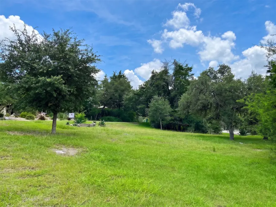 404 Valley View Dr, La Grange, TX 78945 - #3