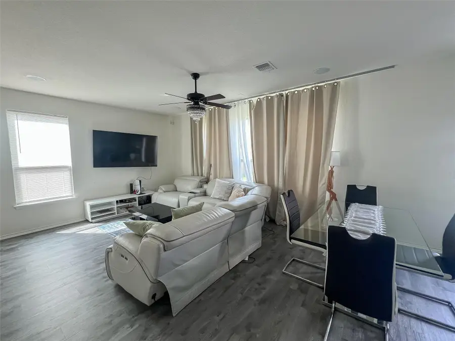 221 Summit Dr, Lockhart, TX 78644 - #2