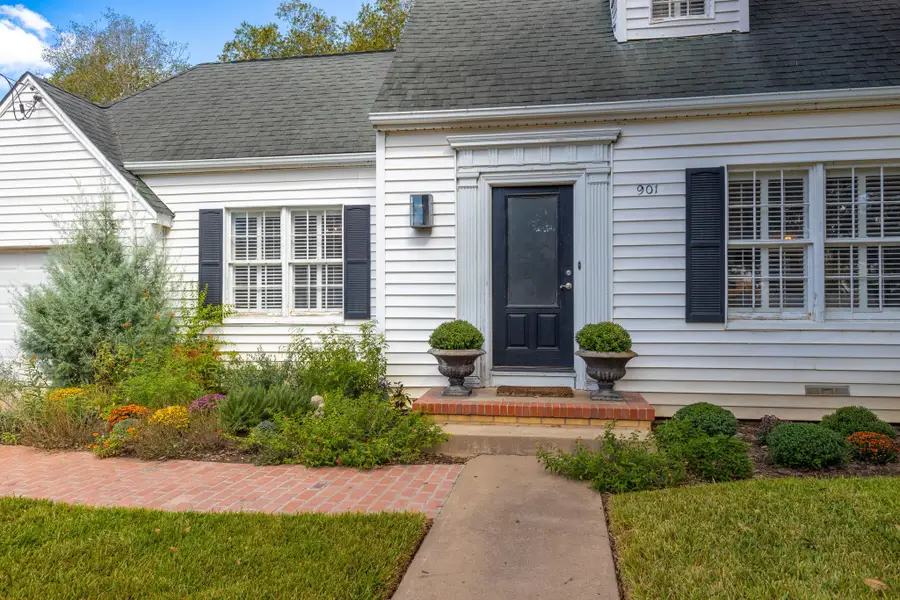 901 Anderson St, Schulenburg, TX 78956 - Image #3