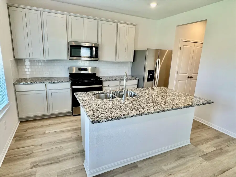 112 Boondoggle Rdg, Cedar Creek, TX 78612 - Image #2