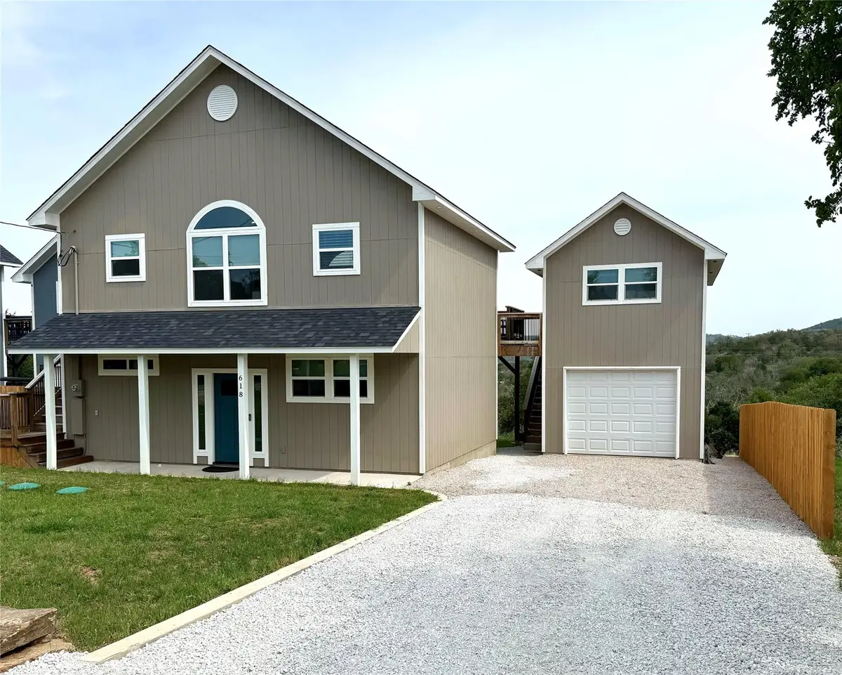 618 Hill St, Burnet, TX 78611 - #1