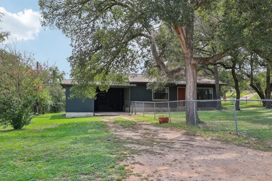 201 Bronco Dr, Burnet, TX 78611 - Image #2