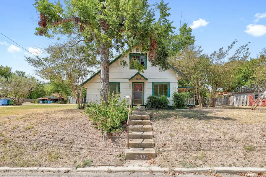 905 Kimbro St, Taylor, TX 76574 - Image #2