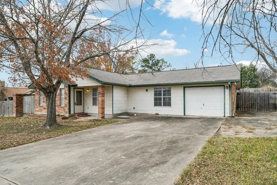 102 Stubblefield Dr, Elgin, TX 78621 - Image #3