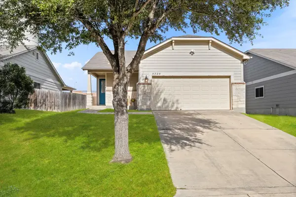 5725 Maxfli Dr, Schertz, TX 78108