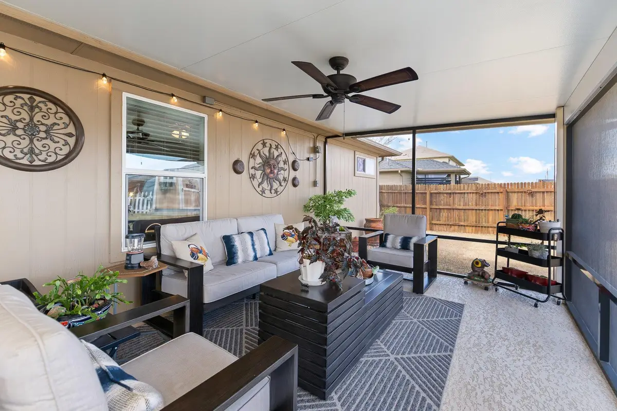 507 Luna Vista Dr, Hutto, TX 78634 - #1