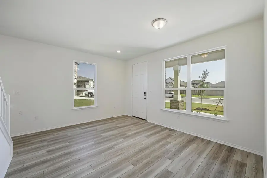 307 Summit Dr, Lockhart, TX 78644 - Image #3