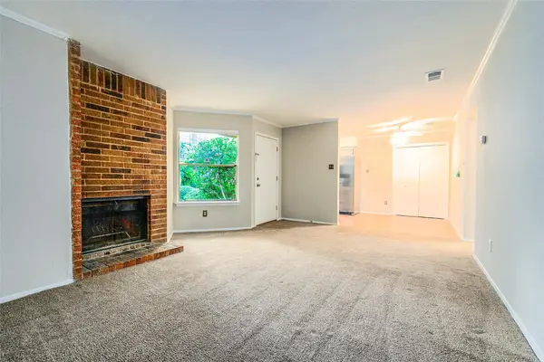 5608 Cougar Dr #118, Austin, TX 78745