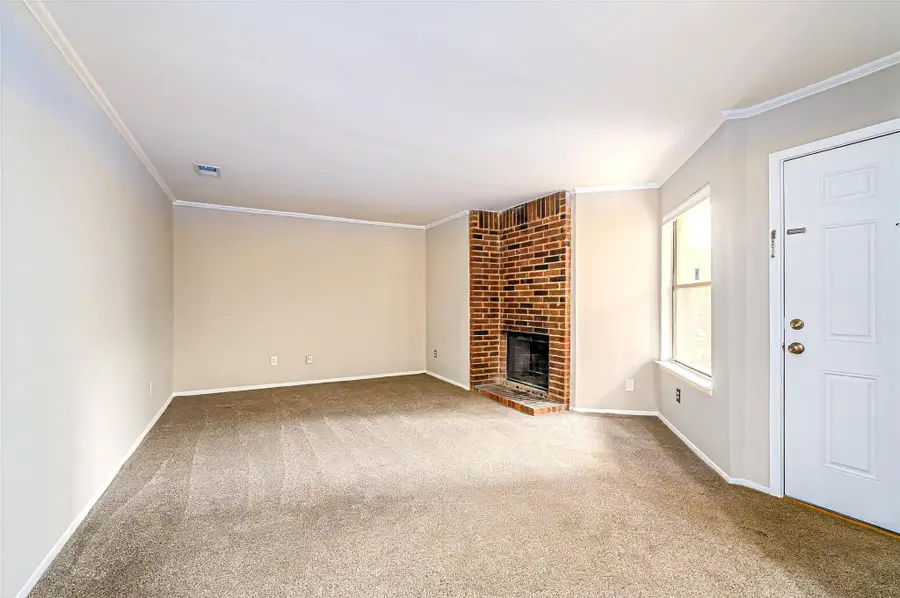 5608 Cougar Dr #118, Austin, TX 78745 - #2