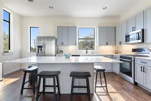 6000 S Congress Ave #201, Austin, TX 78745