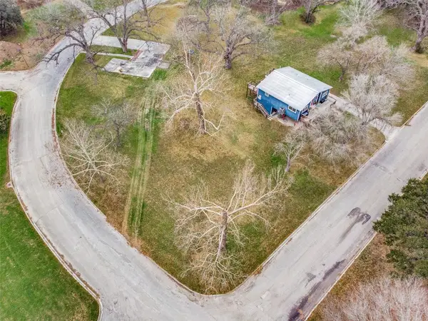 46 Glen Cove Dr, Seguin, TX 78155