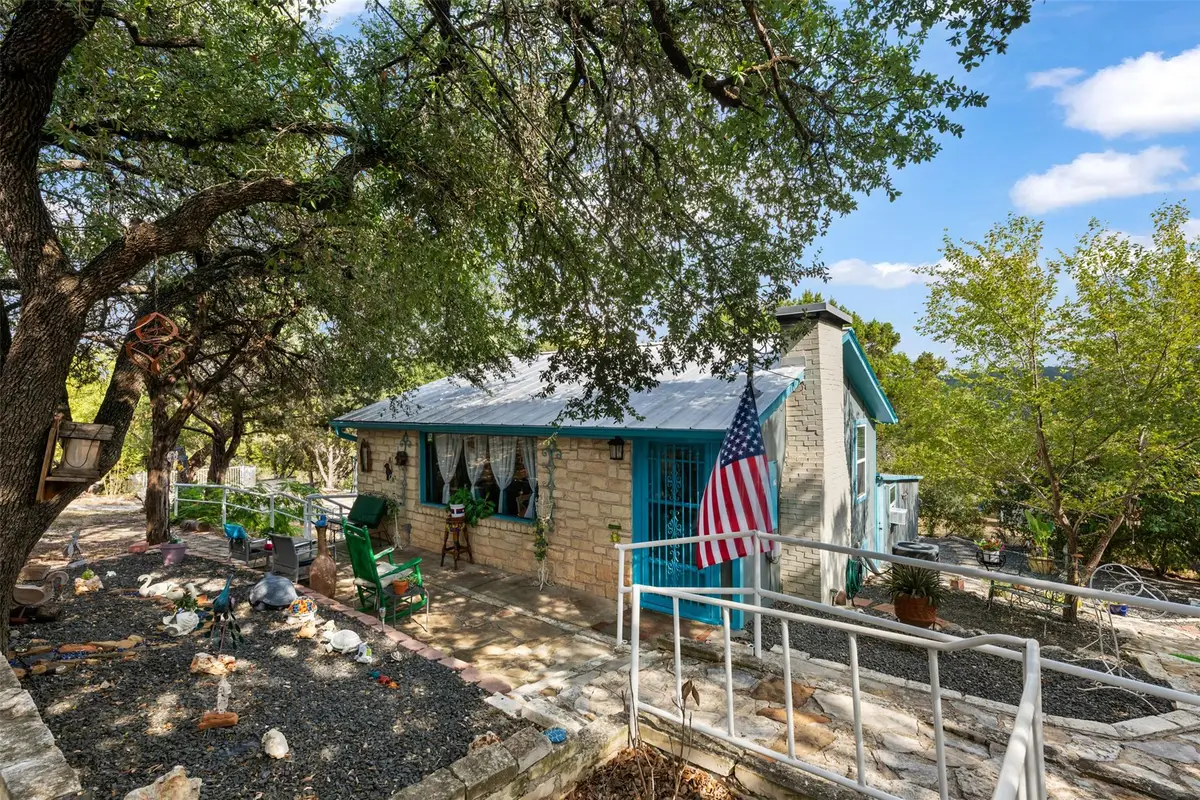 18307 E Lakeview Dr, Jonestown, TX 78645 - #1