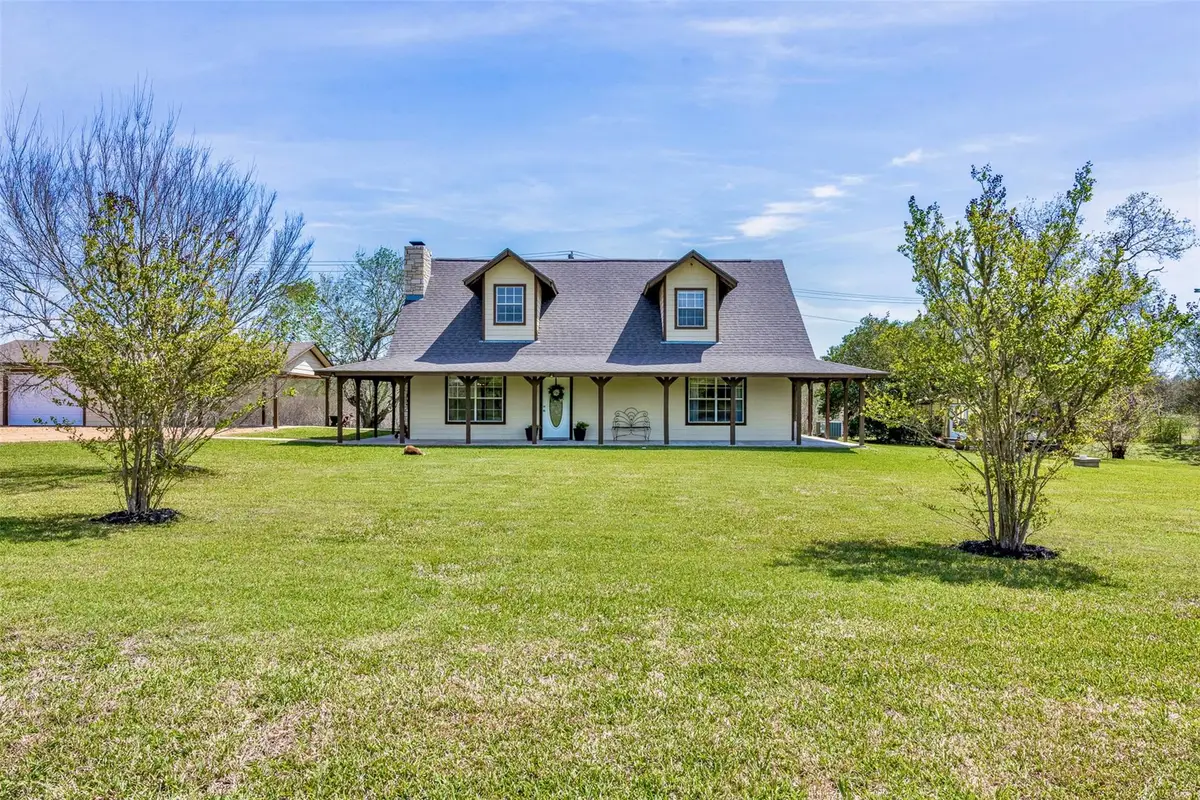 999 Salem Rd, Brenham, TX 77833 - #1
