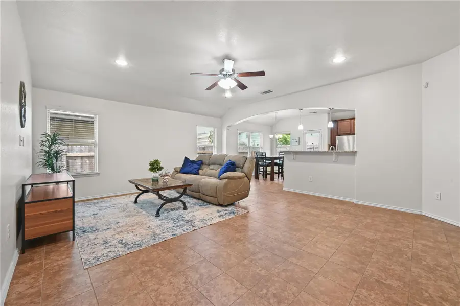 303 Limerick Rd, Buda, TX 78610 - #2