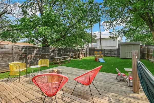 1705 E 14th St #B, Austin, TX 78702