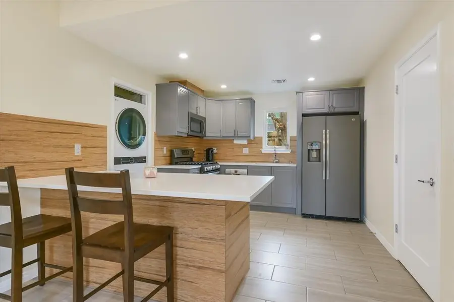 1705 E 14th St #B, Austin, TX 78702 - #2