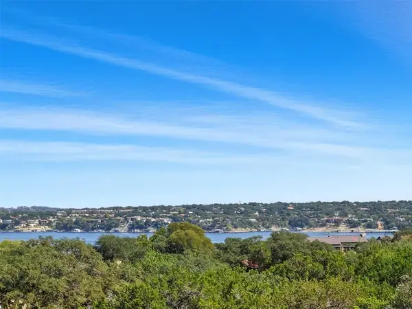 18402 Lakeland Dr, Point Venture, TX 78645