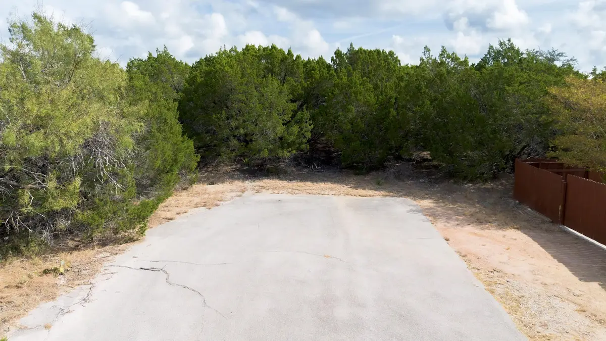 20701 Oak Gln, Lago Vista, TX 78645 - Image #1