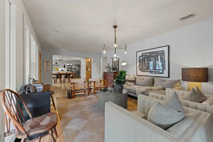 103 N Cherry St, Fredericksburg, TX 78624 - Image #3