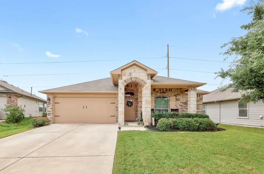 606 Marimoor Dr, Hutto, TX 78634 - #2