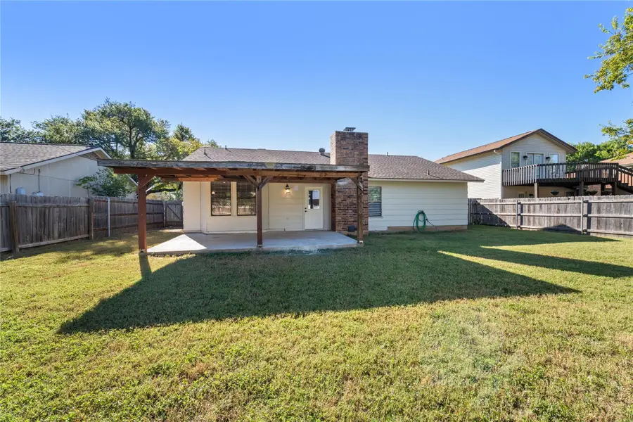 3900 Hillside Dr, Round Rock, TX 78681 - Image #2