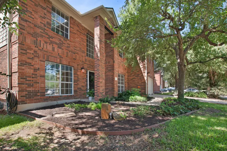 1903 Springwater Dr, Round Rock, TX 78681 - #2