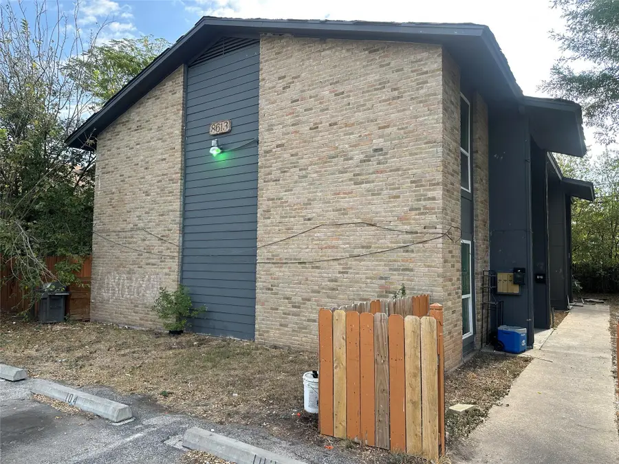 8613 Putnam Dr, Austin, TX 78757 - Image #2