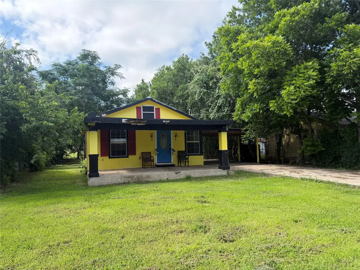 506 Ruddy St, Lockhart, TX 78644 - #1