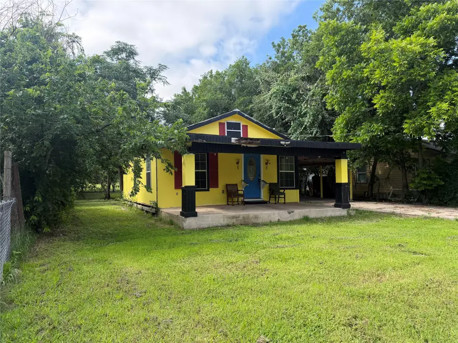 506 Ruddy St, Lockhart, TX 78644 - #2