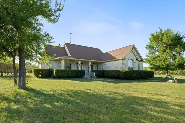 3060 Fm 1704, Elgin, TX 78621