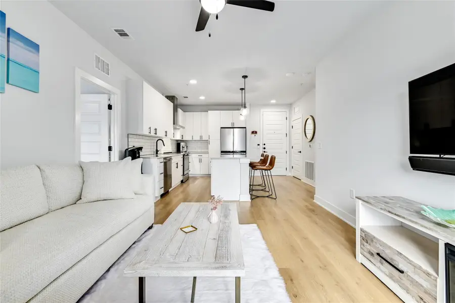 3101 Govalle Ave #301, Austin, TX 78702 - Image #3