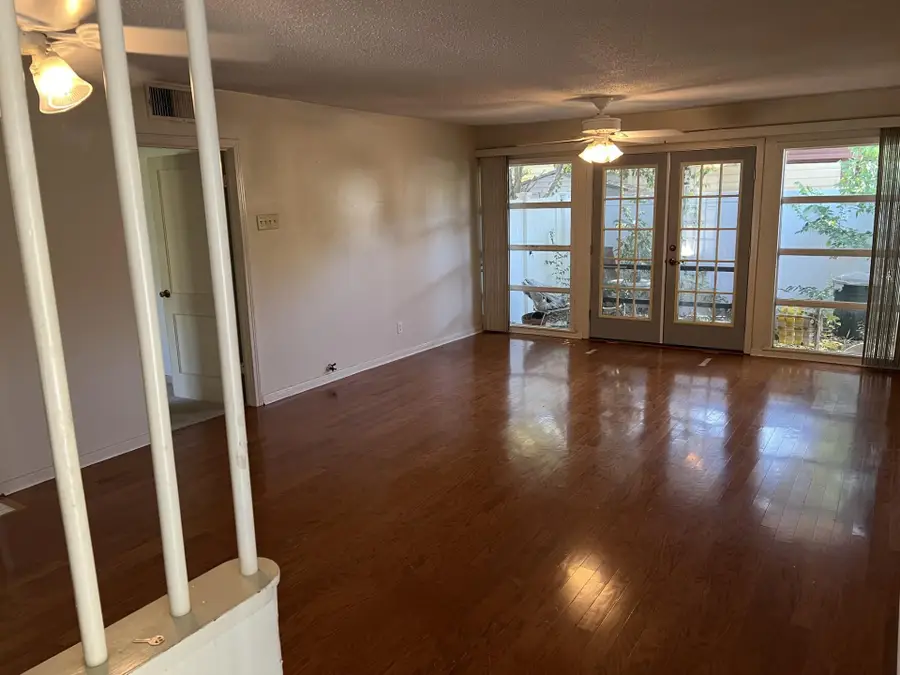 7103 Ryan Dr, Austin, TX 78757 - Image #2