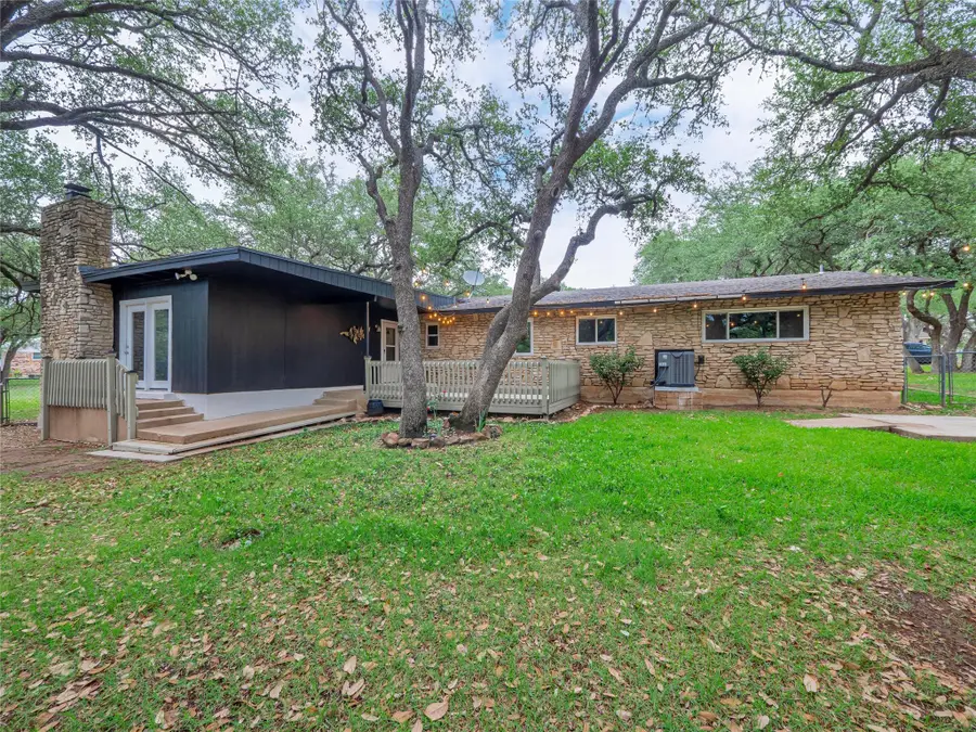 330 Yucca Dr, Kingsland, TX 78639 - Image #2