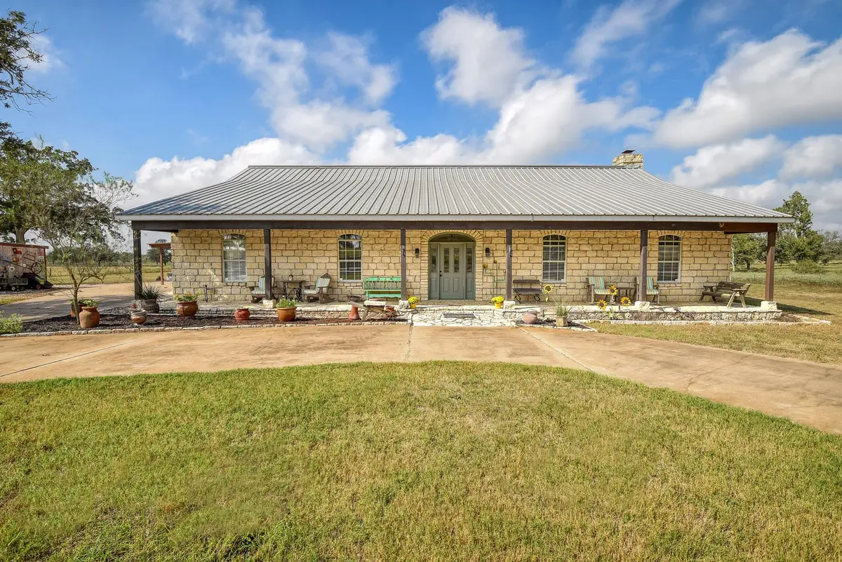 8500 Rosanky Rd, Waelder, TX 78959 - Image #1
