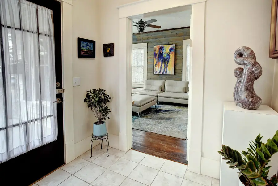 338 W Crockett St, La Grange, TX 78945 - #3